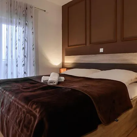 Luxurious Rejo Villa