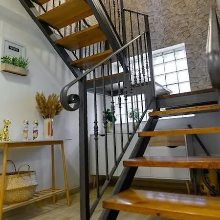 Luxurious Rejo Villa