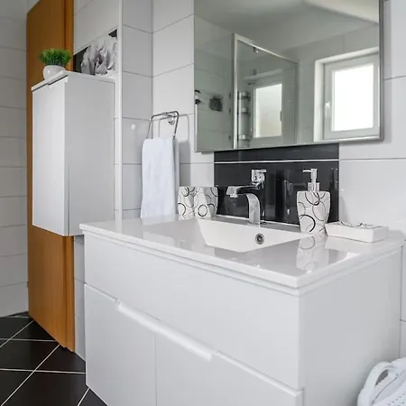 Luxurious Rejo Vrlika
