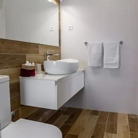 Luxurious Rejo Vrlika